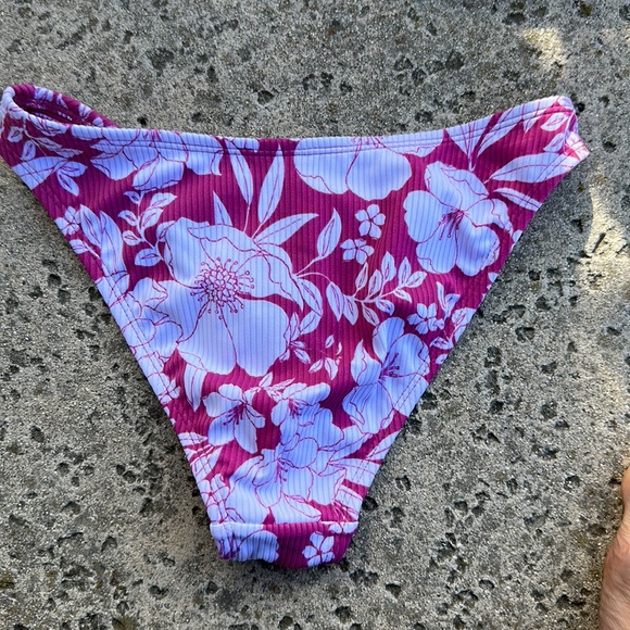 LAST ONE FLORAL BIKINI SET - Picture 6 of 6